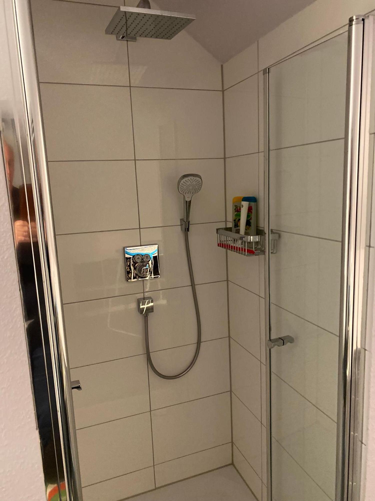 Zimmer Am Bachlauf Gelsenkirchen Bagian luar foto