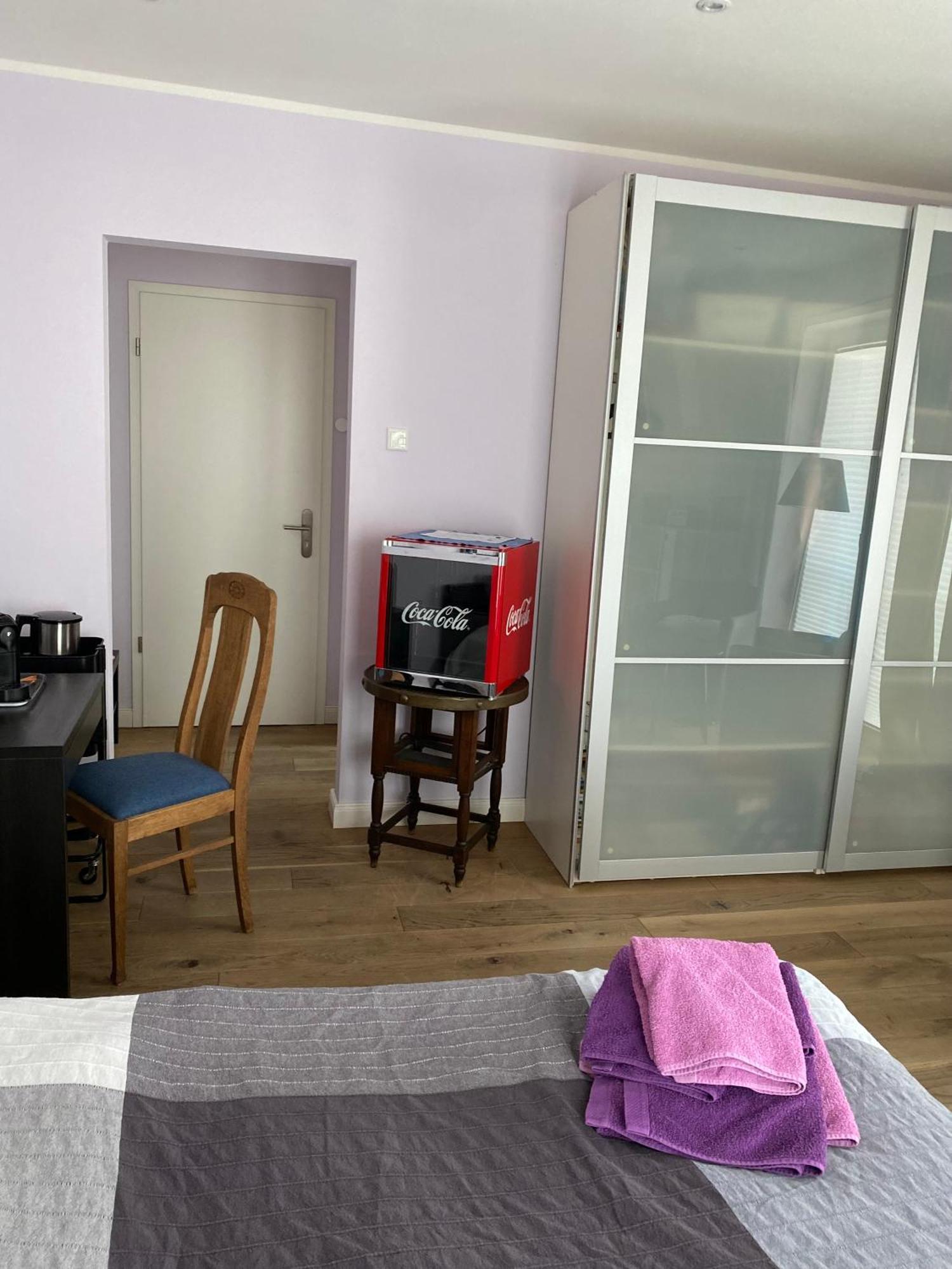 Zimmer Am Bachlauf Gelsenkirchen Bagian luar foto